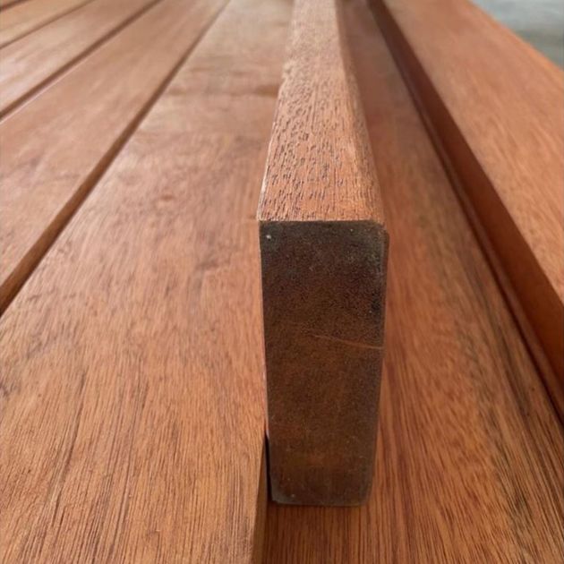 Canapé Baroque Arterameferro - Bois Rouge Et Or - 90 Cm - Effet Damassé