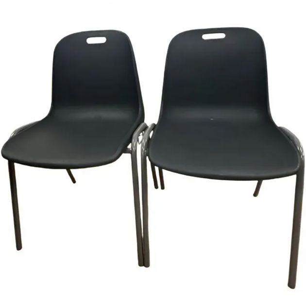 Chaise à coque M4 assemblable et empilable attache