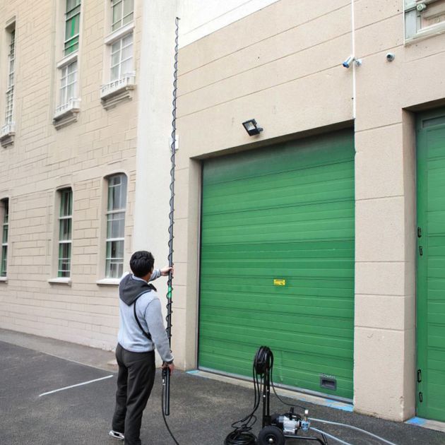 Perche télescopique pour pulvérisateur électrique