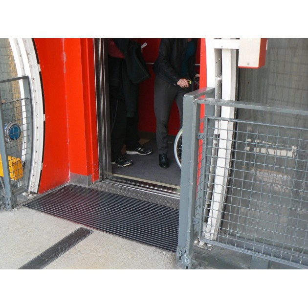 Tapis insert textiles avec structure en aluminium à la découpe sur mesure