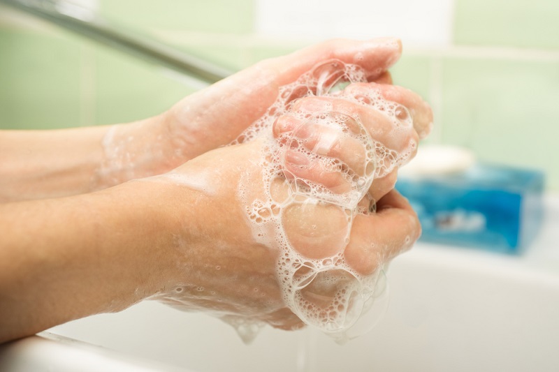Savon pour les mains, faire le bon choix - Article blog | Delcourt.fr