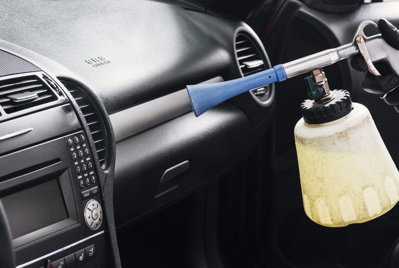 Nettoyer l'intérieur d'une voiture comme un pro