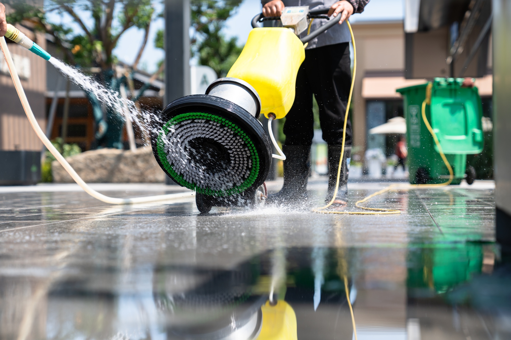 Monobrosse terrasse nettoyage