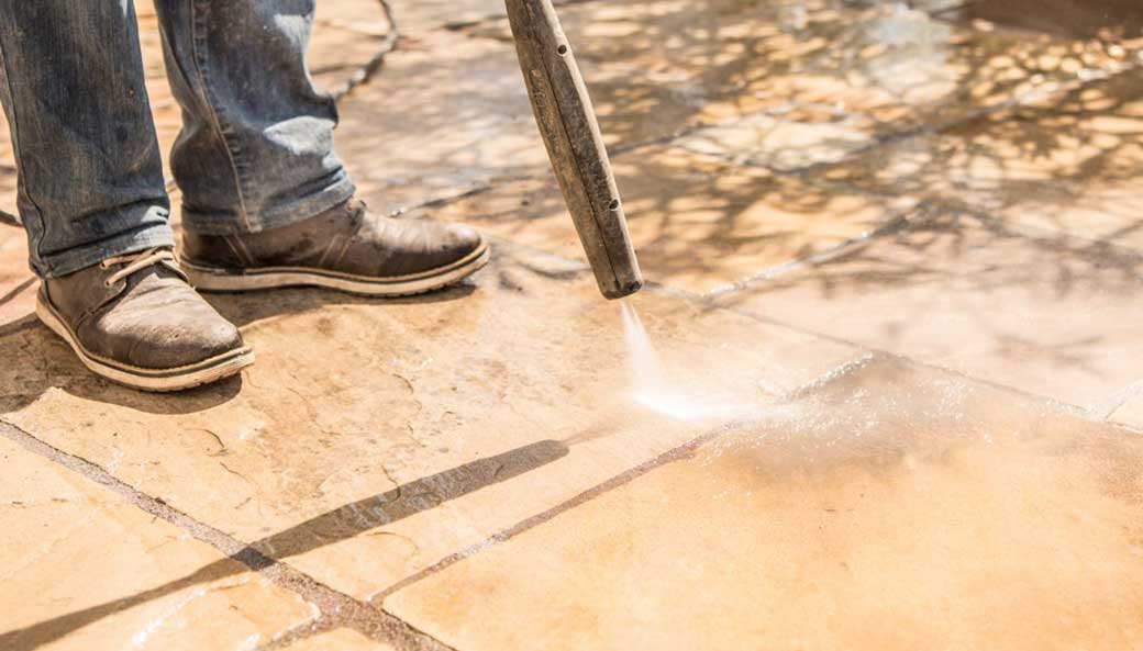 Comment Nettoyer Terrasse en Pierre ?