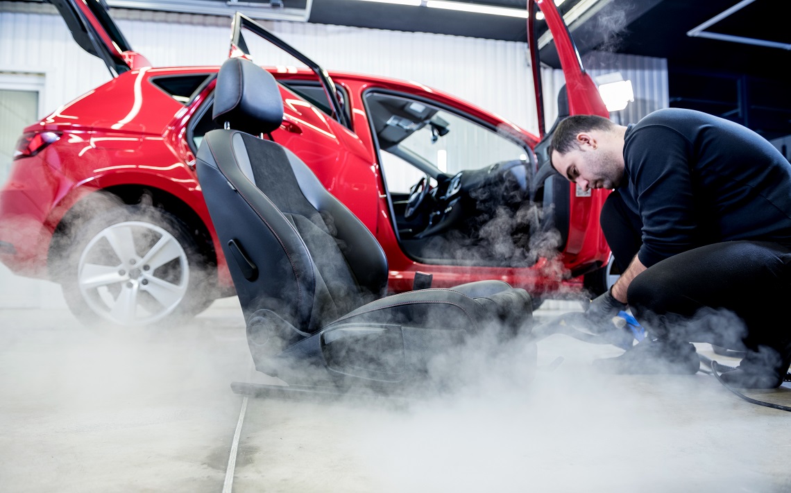 Choisir un nettoyeur vapeur automobile ou sans eau ? - Formation