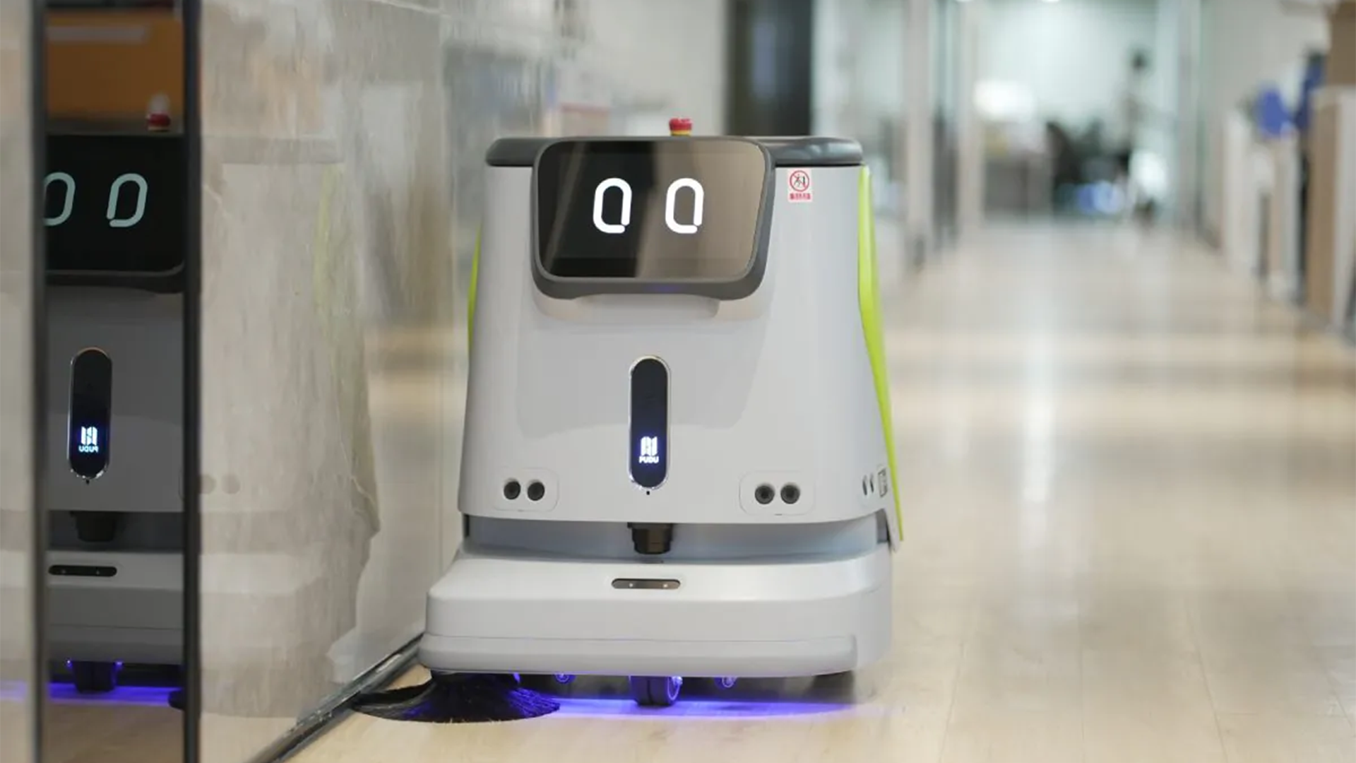 robot de nettoyage automatique intelligent