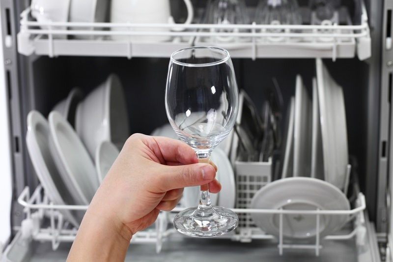 Comment éviter les traces blanches sur un lave vaisselle