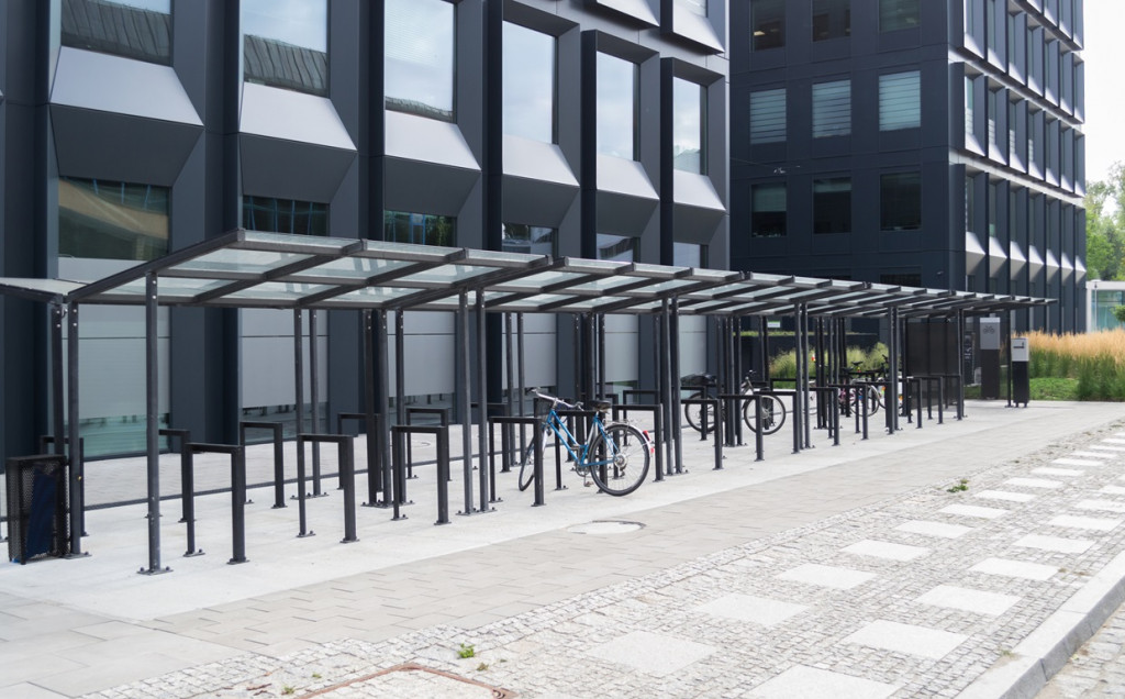Abris à vélos pour collectivités : que dit la loi ?