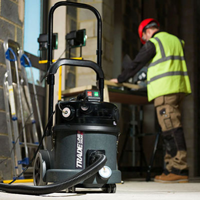 Quel aspirateur professionnel poussières dangereuses ? Le guide complet 2025