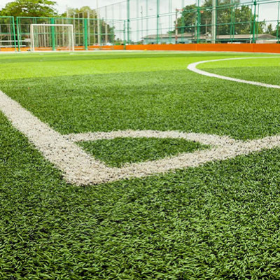 Quelle peinture utiliser pour tracer un terrain de foot ?