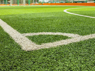 Quelle peinture utiliser pour tracer un terrain de foot ?