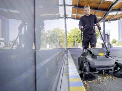 Balayeuse professionnelle : prévention des risques pour vos agents de propreté.
